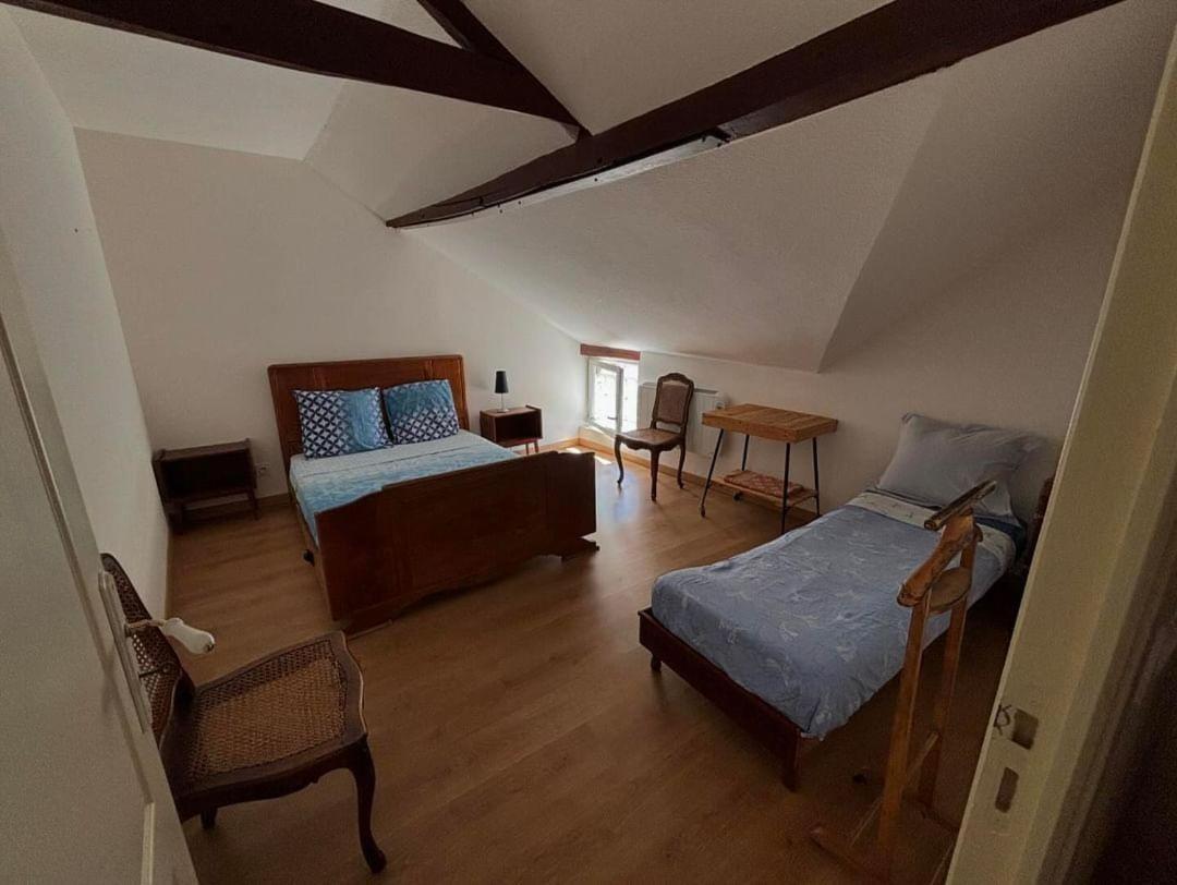 Hotel Chic Et Relax Montmarault Esterno foto